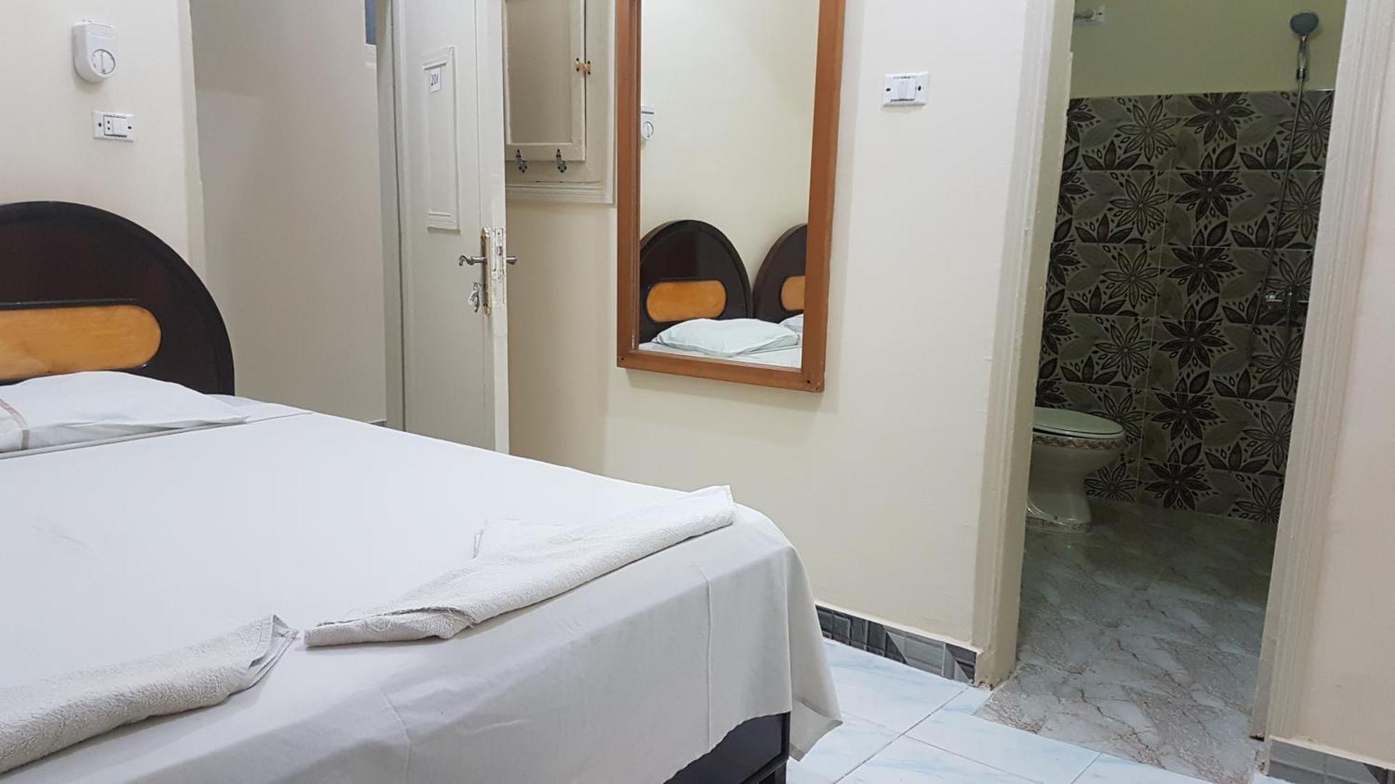 Bob Marley Peace Hotel Luxor Esterno foto