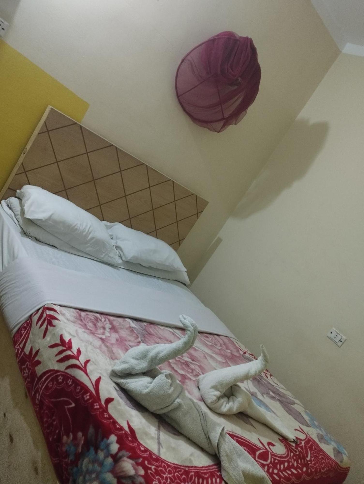 Bob Marley Peace Hotel Luxor Esterno foto